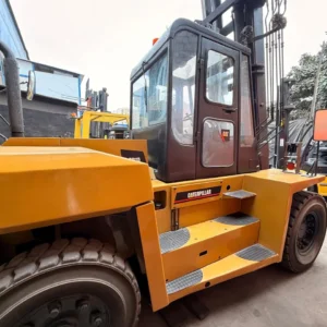 Montacarga Caterpillar