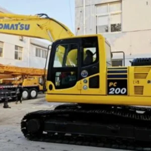 Komatsu PC200-8